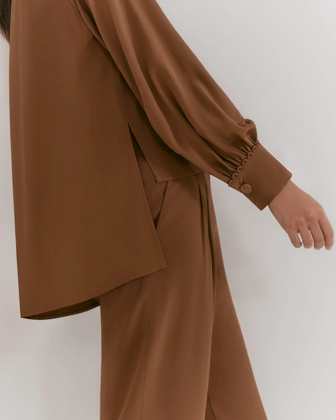 Fashion Cuyana Silk Leather Cuff Shirt Dark Chestnut