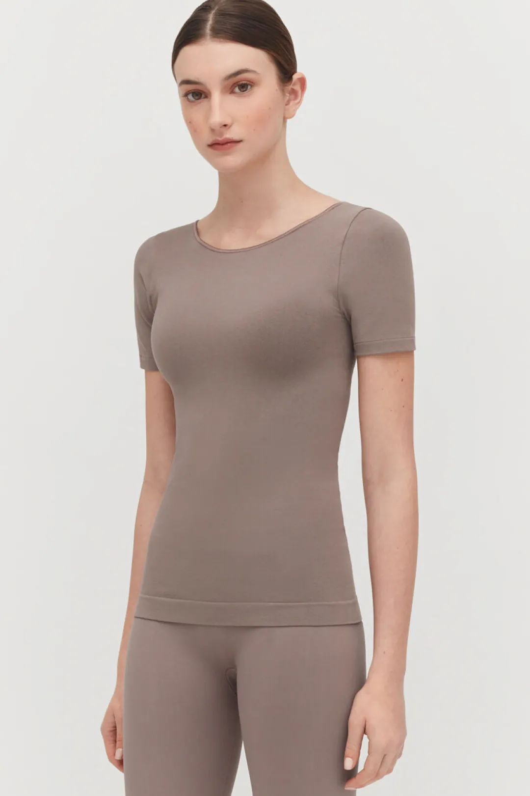 New Cuyana Stretch Scoop Neck Tee Mushroom